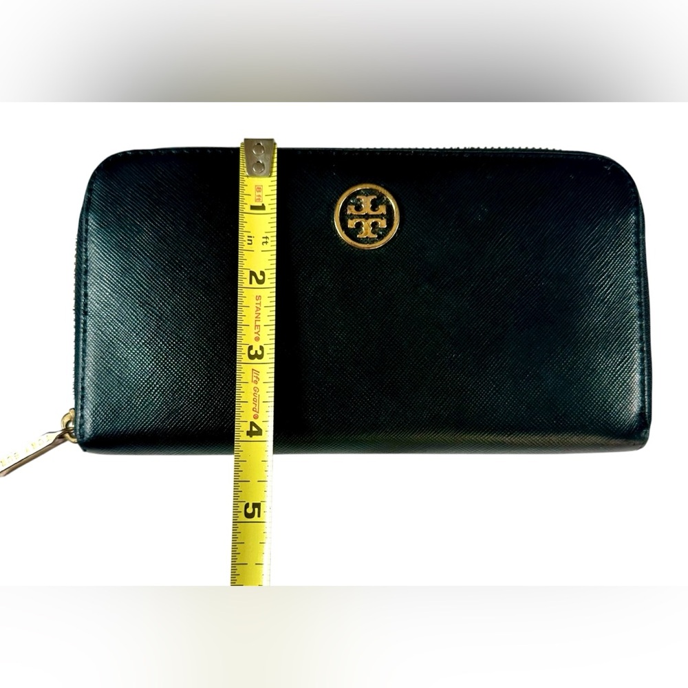 Tory Burch Zip Around Continental Wallet in black - Picture 10 of 10
